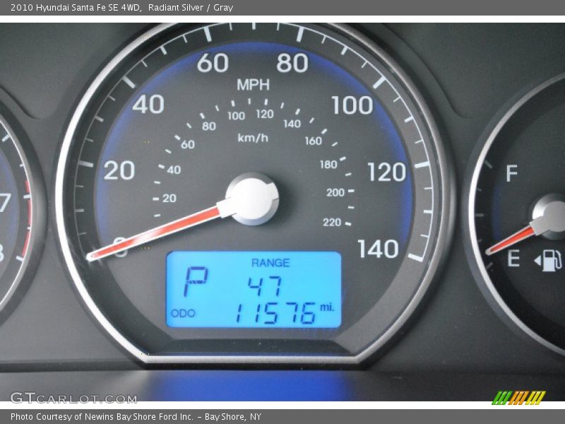 Radiant Silver / Gray 2010 Hyundai Santa Fe SE 4WD