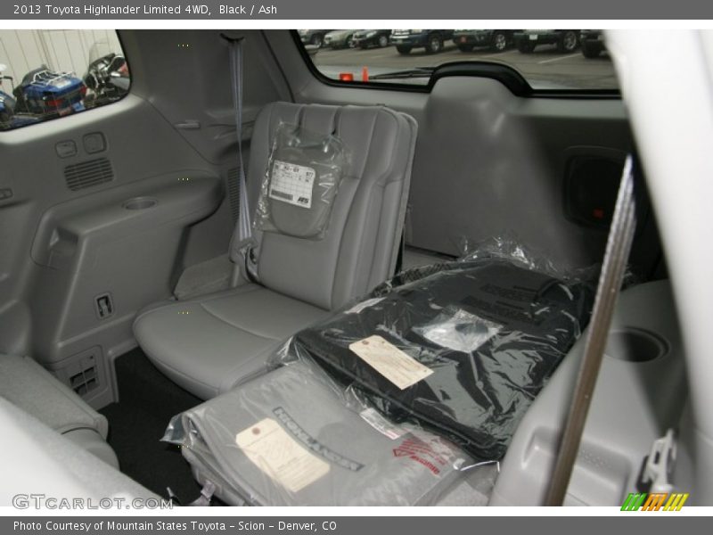 Black / Ash 2013 Toyota Highlander Limited 4WD
