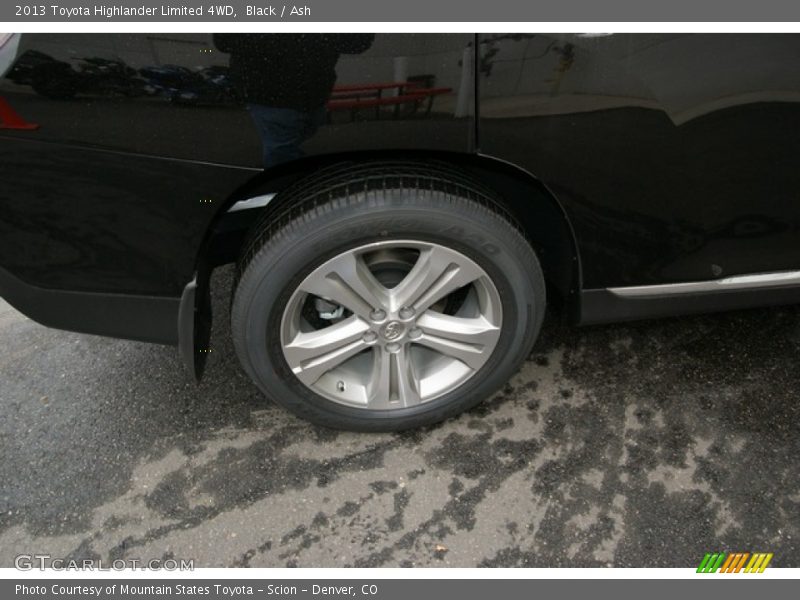 Black / Ash 2013 Toyota Highlander Limited 4WD