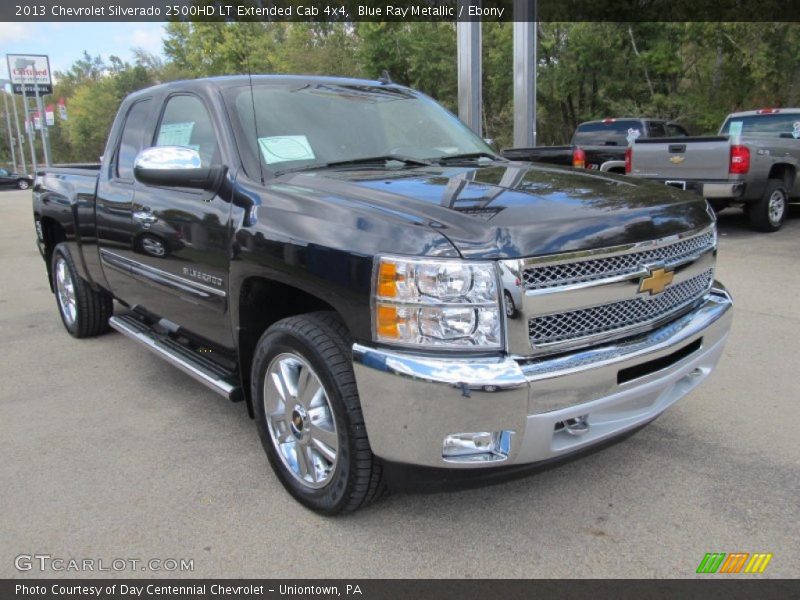 Front 3/4 View of 2013 Silverado 2500HD LT Extended Cab 4x4