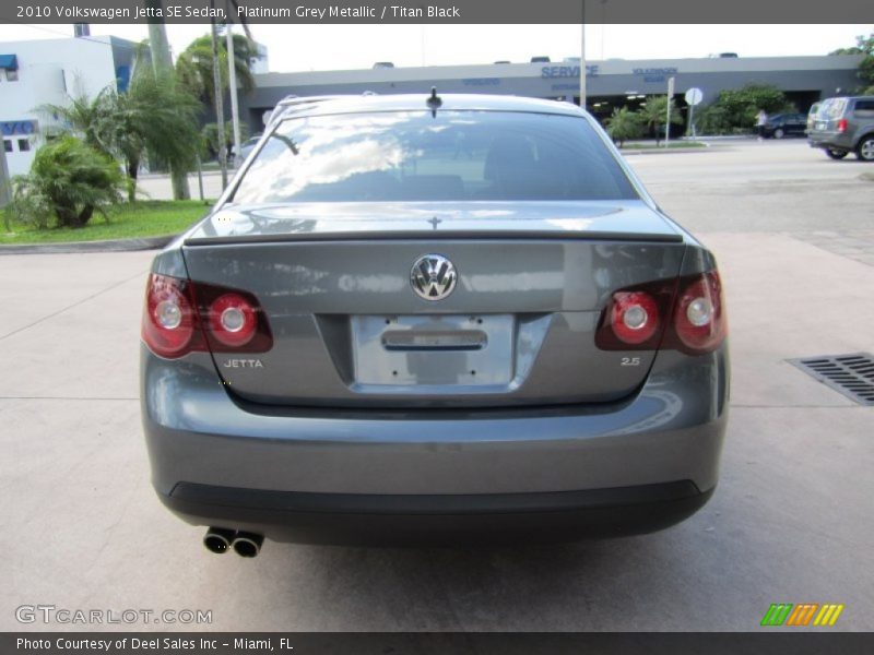 Platinum Grey Metallic / Titan Black 2010 Volkswagen Jetta SE Sedan