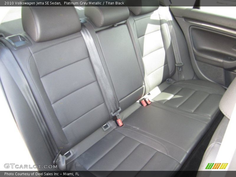 Platinum Grey Metallic / Titan Black 2010 Volkswagen Jetta SE Sedan