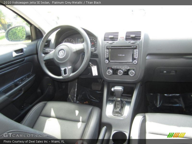 Platinum Grey Metallic / Titan Black 2010 Volkswagen Jetta SE Sedan