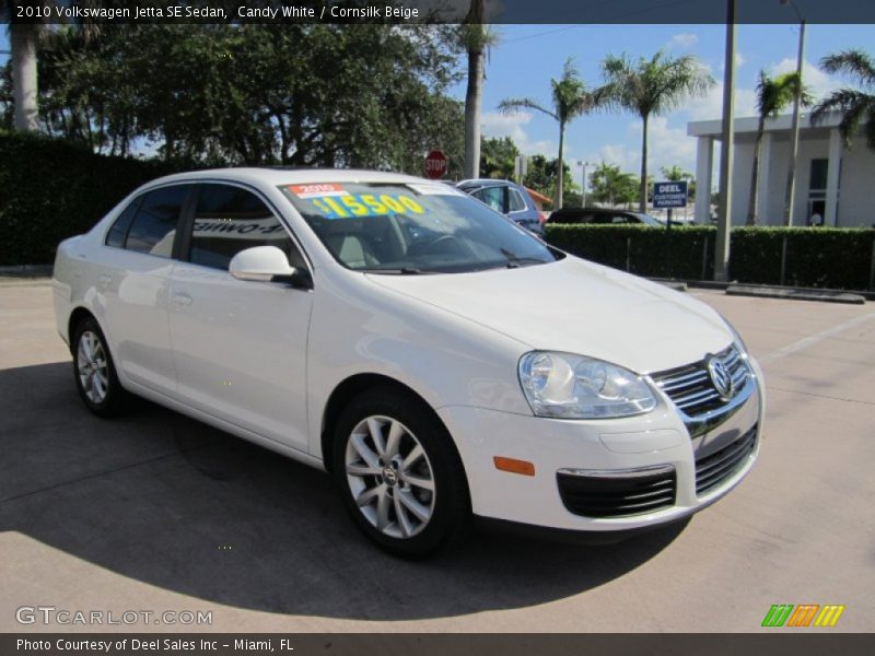 Candy White / Cornsilk Beige 2010 Volkswagen Jetta SE Sedan