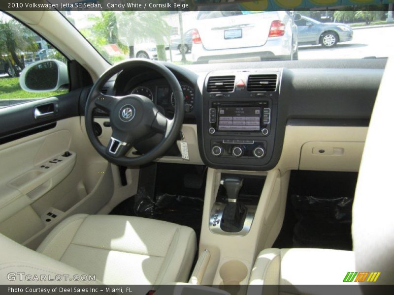Candy White / Cornsilk Beige 2010 Volkswagen Jetta SE Sedan