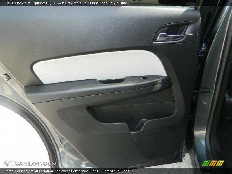 Cyber Gray Metallic / Light Titanium/Jet Black 2011 Chevrolet Equinox LT