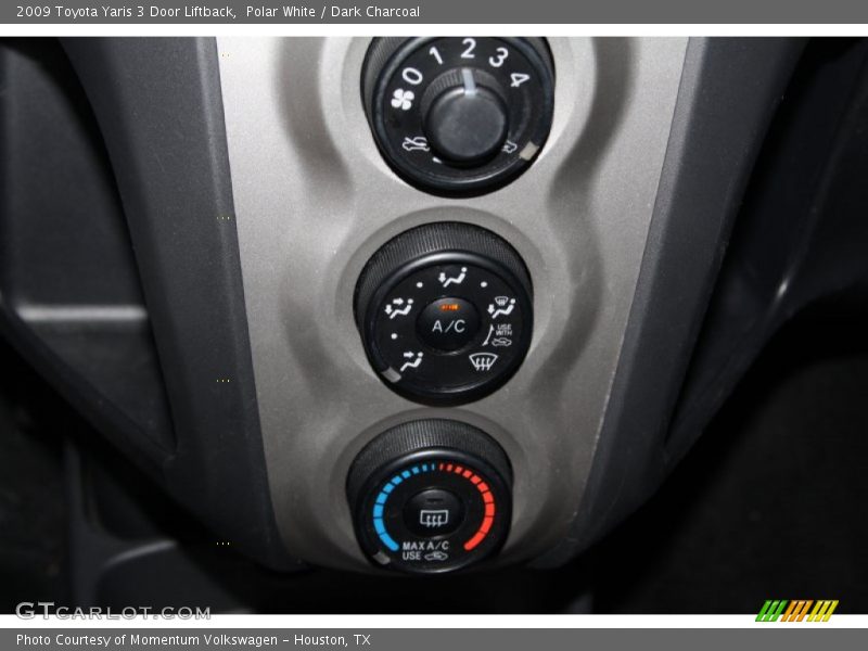 Polar White / Dark Charcoal 2009 Toyota Yaris 3 Door Liftback