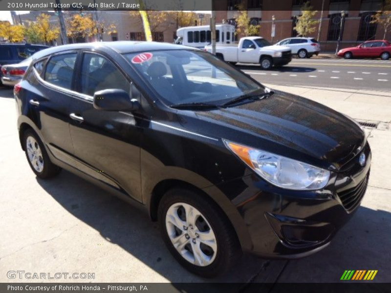 Ash Black / Taupe 2010 Hyundai Tucson GLS