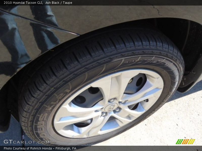 Ash Black / Taupe 2010 Hyundai Tucson GLS