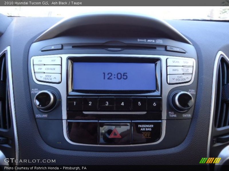 Ash Black / Taupe 2010 Hyundai Tucson GLS