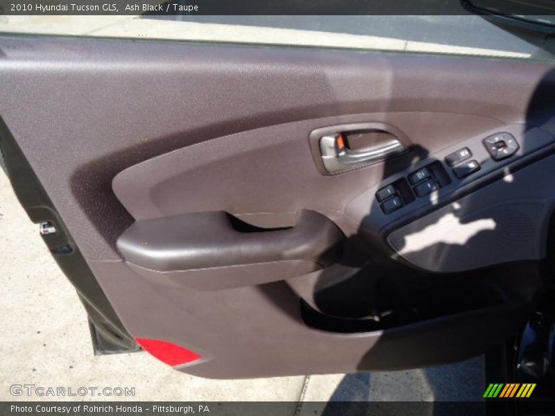 Ash Black / Taupe 2010 Hyundai Tucson GLS