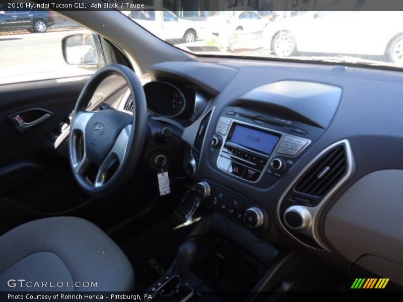 Ash Black / Taupe 2010 Hyundai Tucson GLS