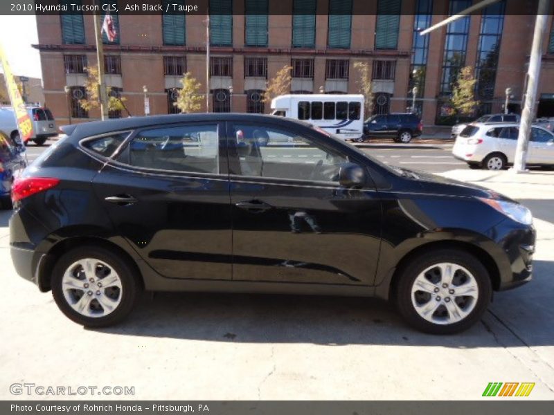 Ash Black / Taupe 2010 Hyundai Tucson GLS