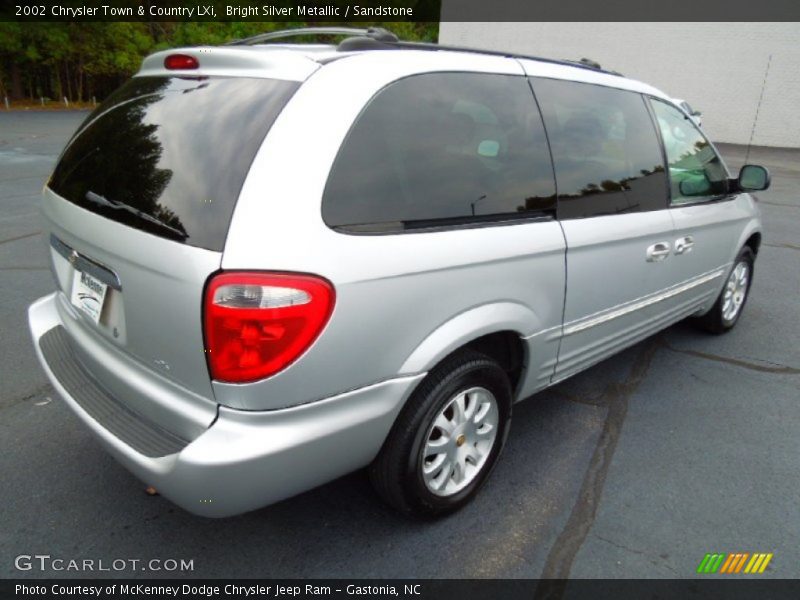 Bright Silver Metallic / Sandstone 2002 Chrysler Town & Country LXi