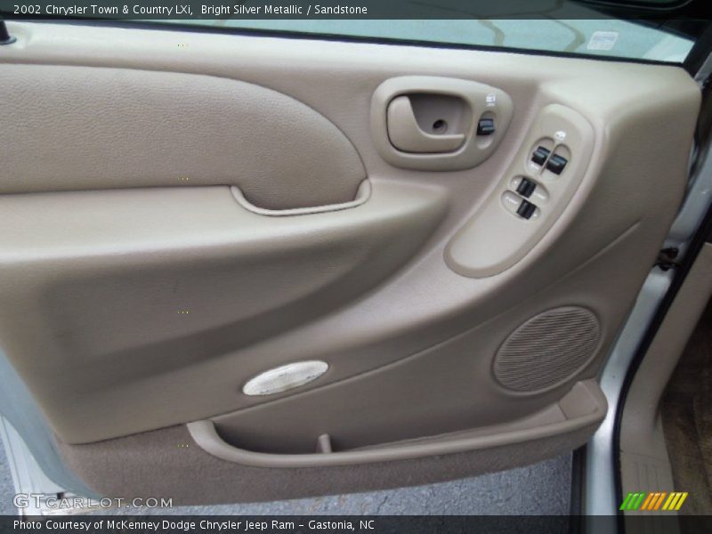 Bright Silver Metallic / Sandstone 2002 Chrysler Town & Country LXi
