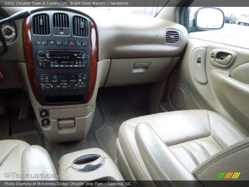 Bright Silver Metallic / Sandstone 2002 Chrysler Town & Country LXi