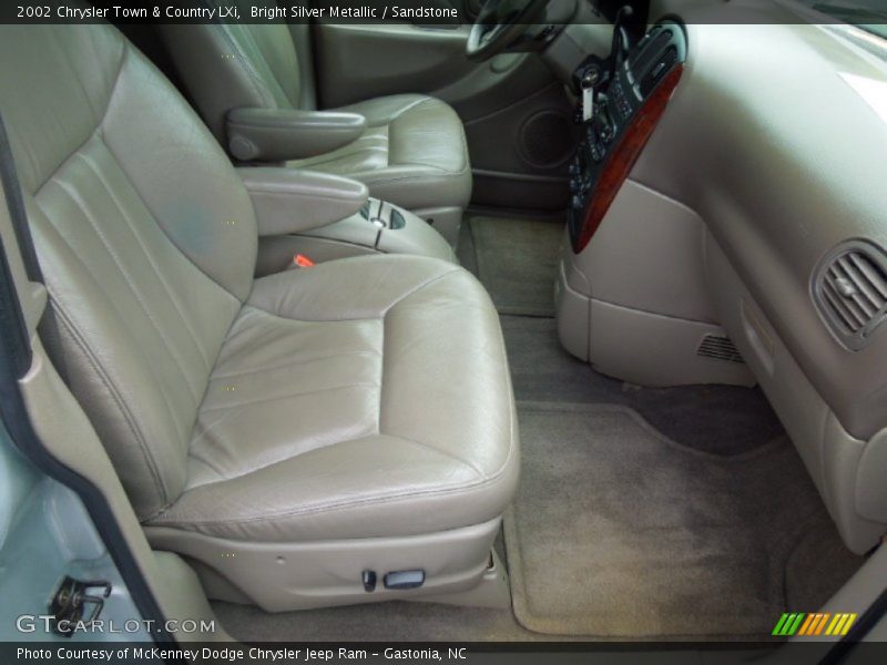 Bright Silver Metallic / Sandstone 2002 Chrysler Town & Country LXi