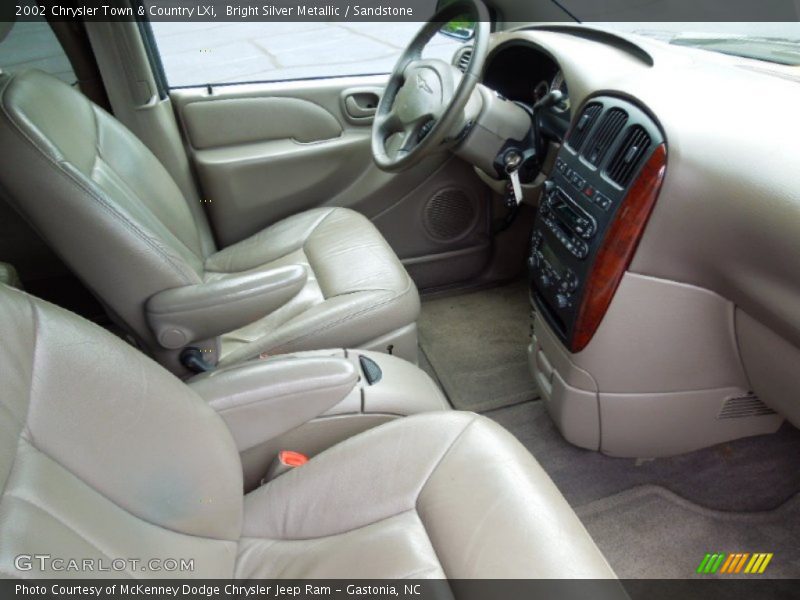 Bright Silver Metallic / Sandstone 2002 Chrysler Town & Country LXi