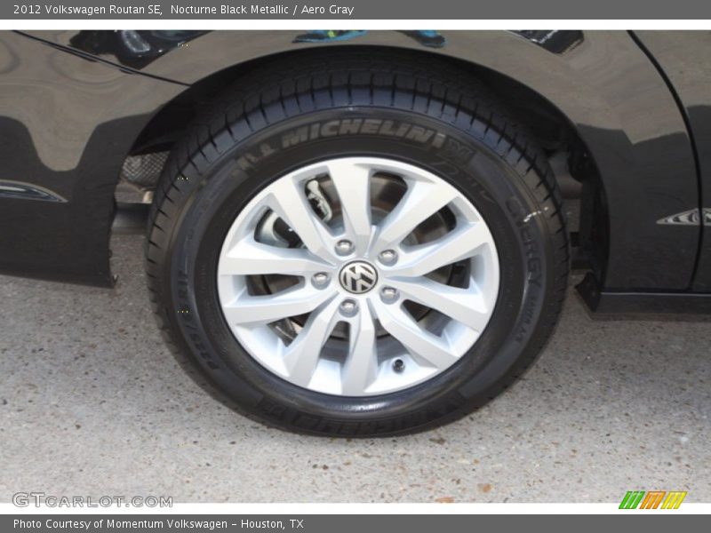 Nocturne Black Metallic / Aero Gray 2012 Volkswagen Routan SE