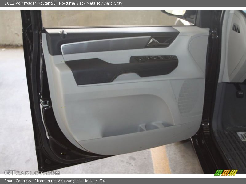 Nocturne Black Metallic / Aero Gray 2012 Volkswagen Routan SE