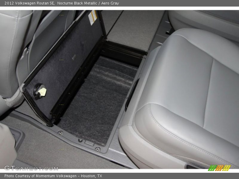 Nocturne Black Metallic / Aero Gray 2012 Volkswagen Routan SE