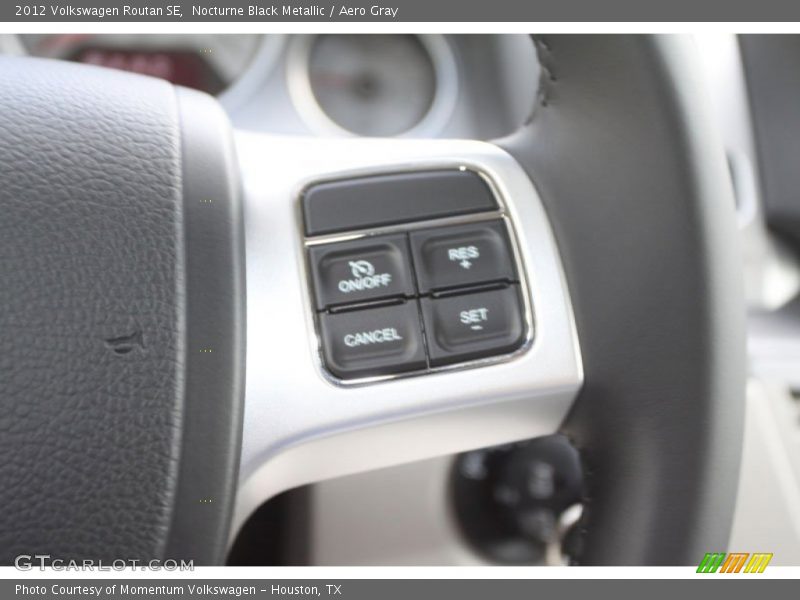 Nocturne Black Metallic / Aero Gray 2012 Volkswagen Routan SE