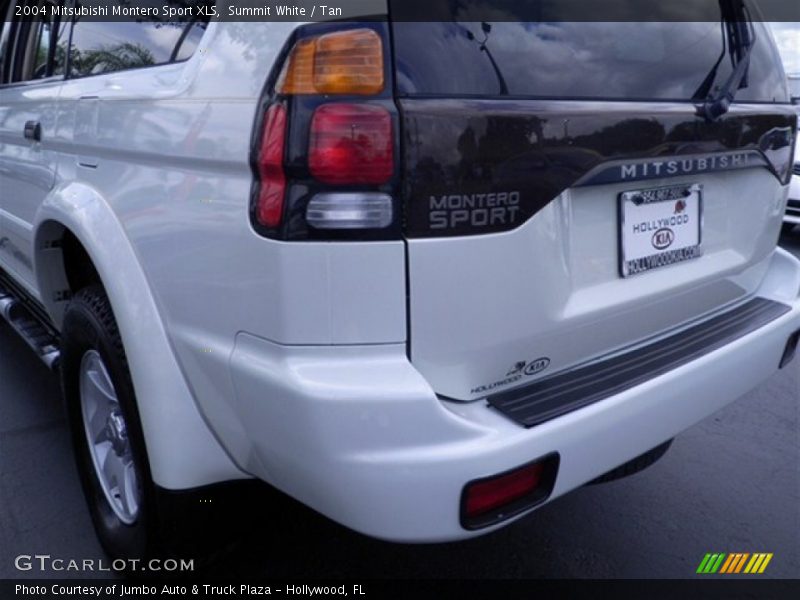 Summit White / Tan 2004 Mitsubishi Montero Sport XLS
