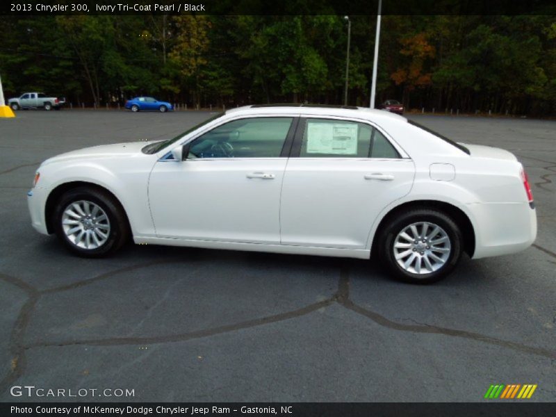Ivory Tri-Coat Pearl / Black 2013 Chrysler 300