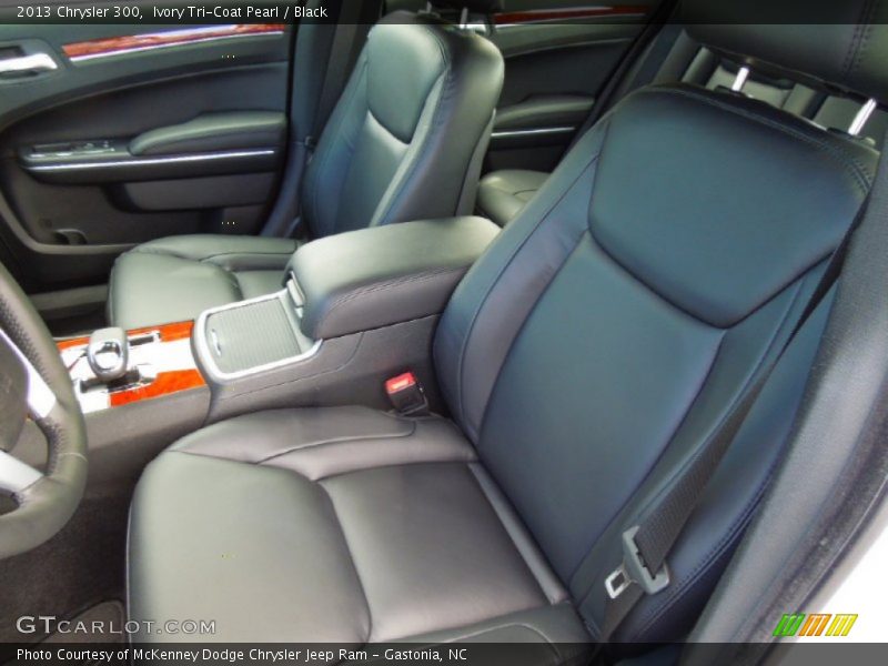 Ivory Tri-Coat Pearl / Black 2013 Chrysler 300