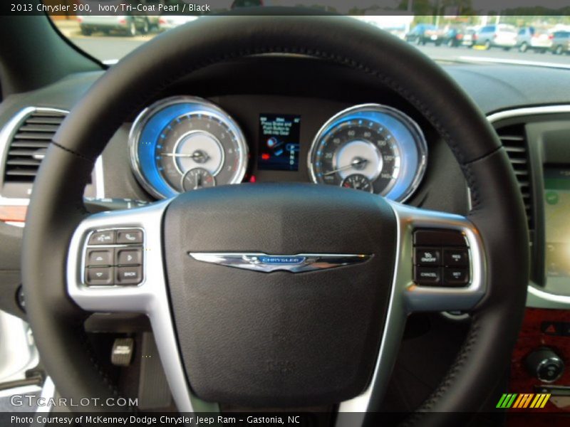 Ivory Tri-Coat Pearl / Black 2013 Chrysler 300