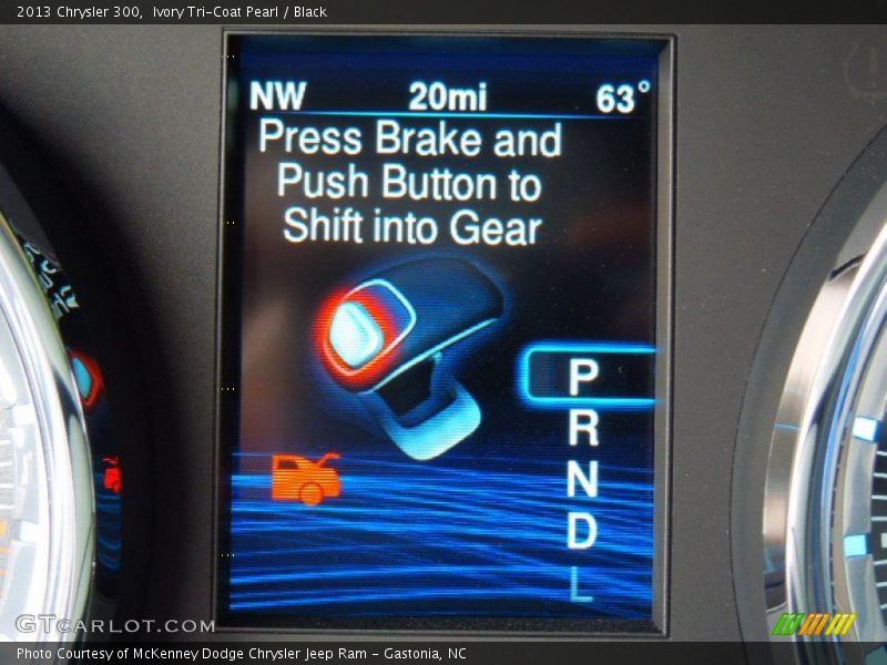 Ivory Tri-Coat Pearl / Black 2013 Chrysler 300