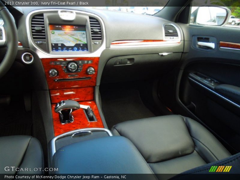 Ivory Tri-Coat Pearl / Black 2013 Chrysler 300