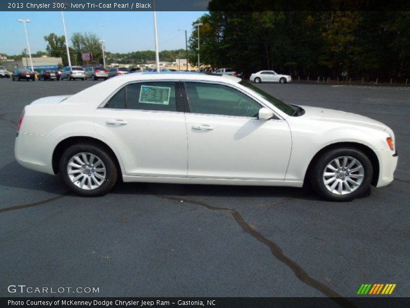 Ivory Tri-Coat Pearl / Black 2013 Chrysler 300