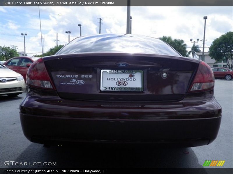 Merlot Metallic / Medium Graphite 2004 Ford Taurus SES Sedan