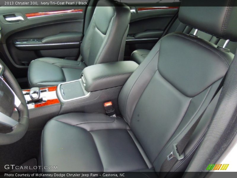 Ivory Tri-Coat Pearl / Black 2013 Chrysler 300