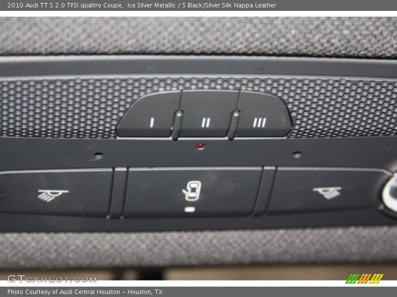 Controls of 2010 TT S 2.0 TFSI quattro Coupe