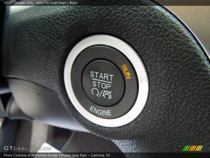 Ivory Tri-Coat Pearl / Black 2013 Chrysler 300