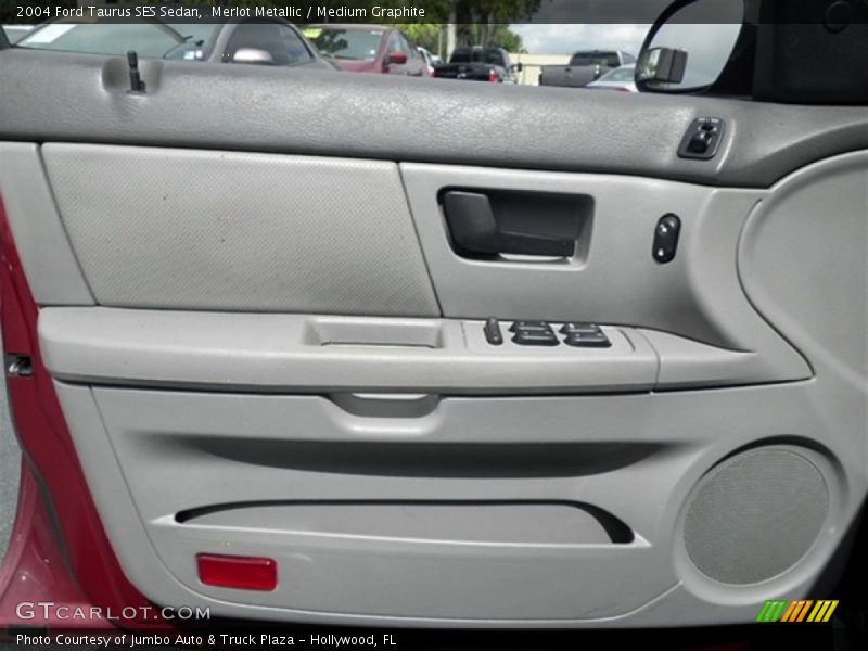 Merlot Metallic / Medium Graphite 2004 Ford Taurus SES Sedan
