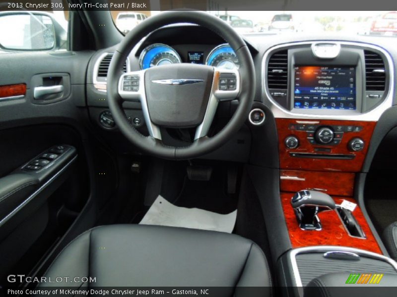 Ivory Tri-Coat Pearl / Black 2013 Chrysler 300