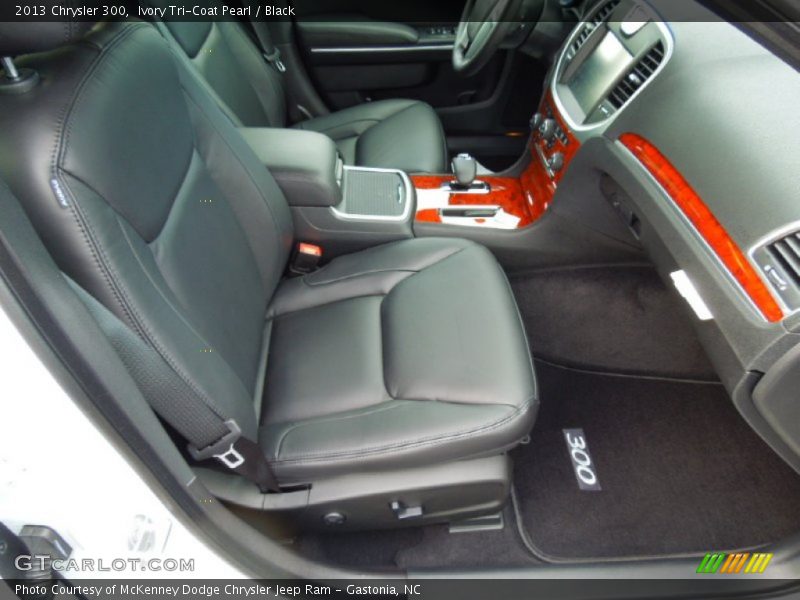 Ivory Tri-Coat Pearl / Black 2013 Chrysler 300