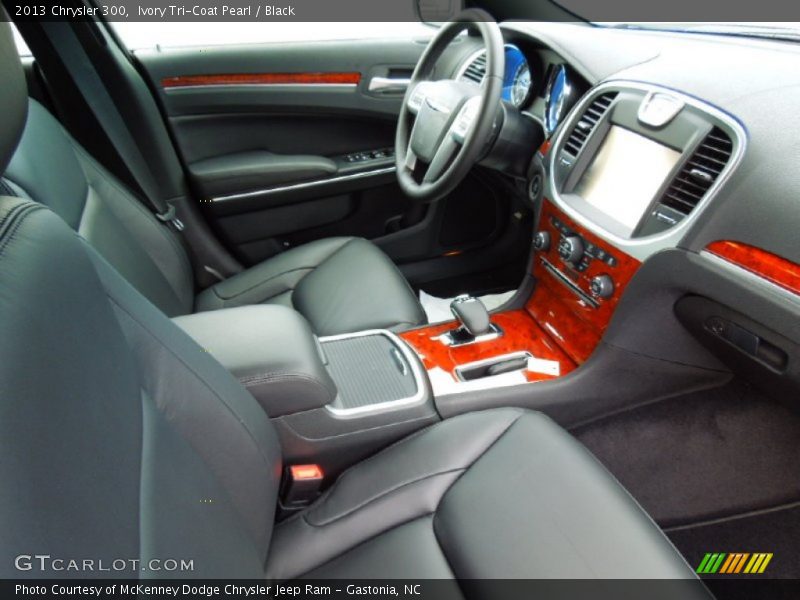 Ivory Tri-Coat Pearl / Black 2013 Chrysler 300