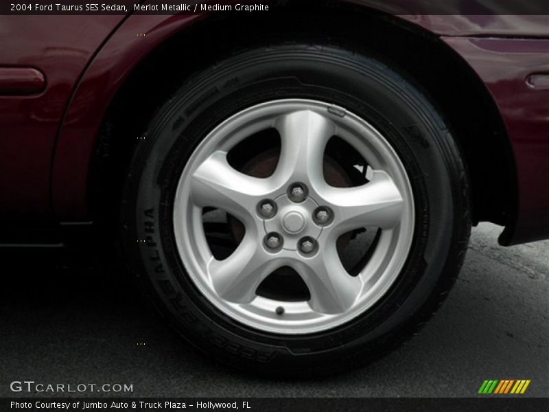  2004 Taurus SES Sedan Wheel