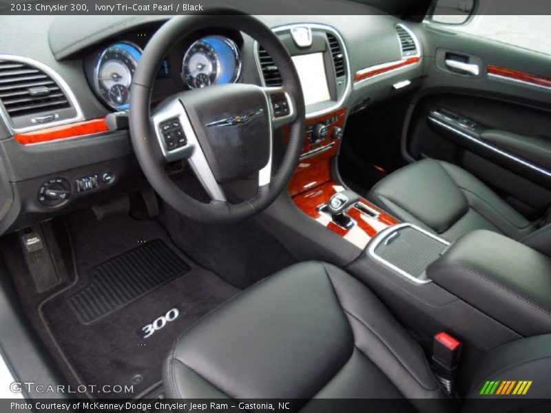 Ivory Tri-Coat Pearl / Black 2013 Chrysler 300
