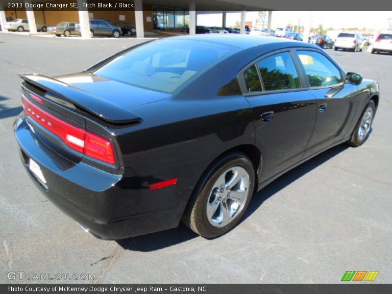 Pitch Black / Black 2013 Dodge Charger SE