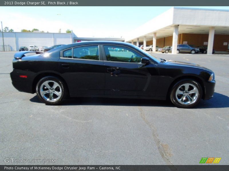 Pitch Black / Black 2013 Dodge Charger SE