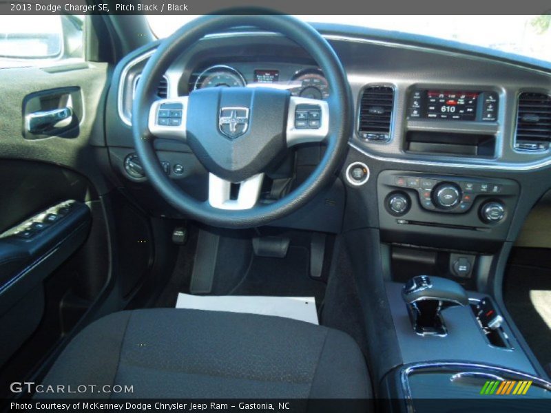 Pitch Black / Black 2013 Dodge Charger SE