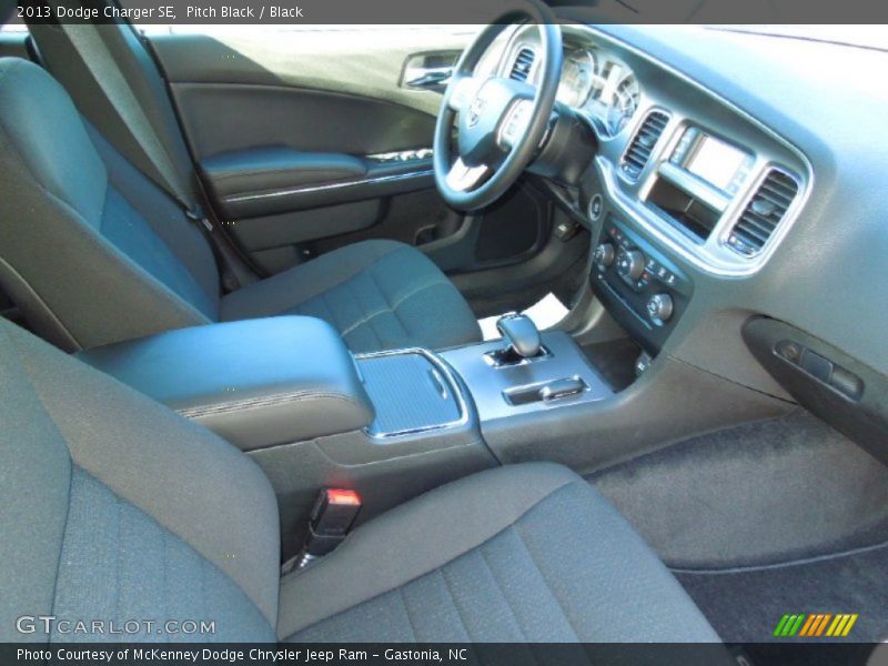 Pitch Black / Black 2013 Dodge Charger SE