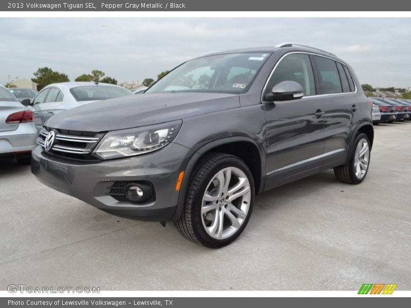 Pepper Gray Metallic / Black 2013 Volkswagen Tiguan SEL