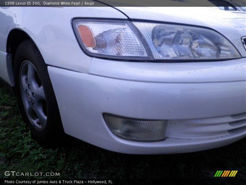 Diamond White Pearl / Beige 1998 Lexus ES 300