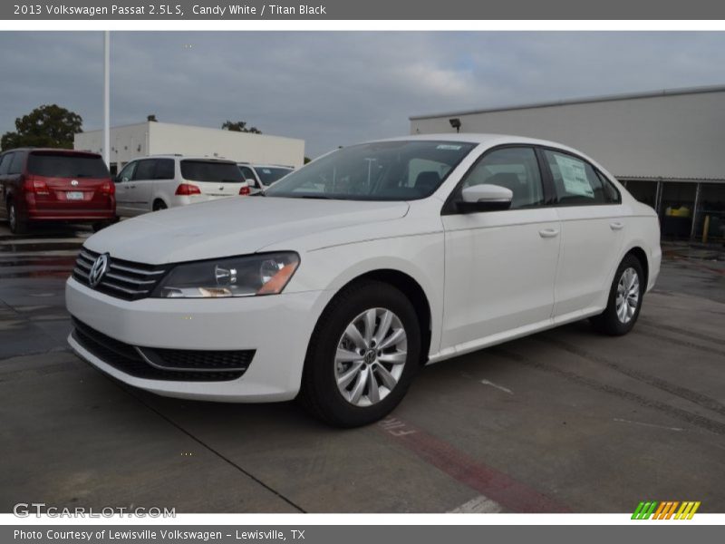 Candy White / Titan Black 2013 Volkswagen Passat 2.5L S